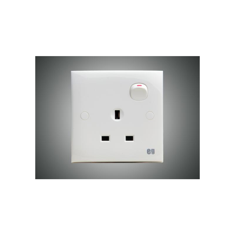 15A 3 Pin Socket+Switch-EG (E4153S)
